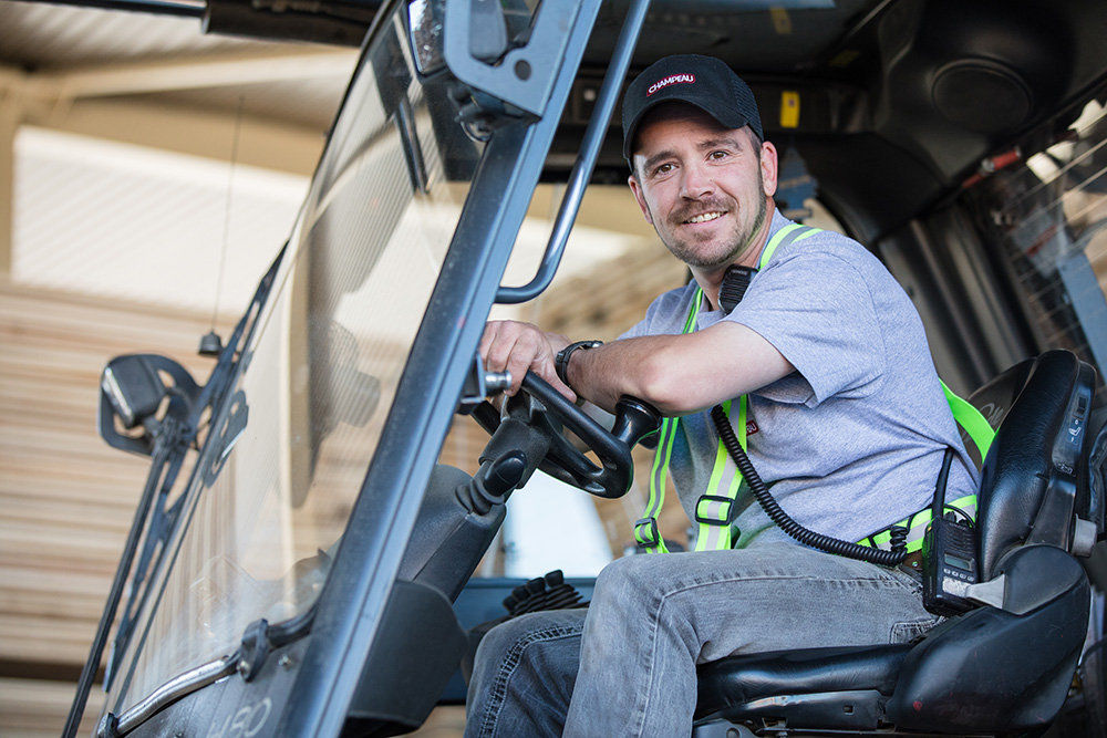 Travailler chez Champeau L'excellence en bois franc