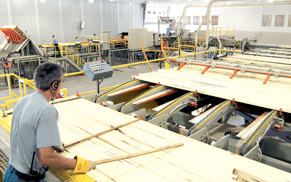 Hardwood_sawmill-grading_drying_sticks_secondary_processing